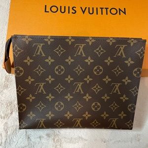 LV Toiletry 26